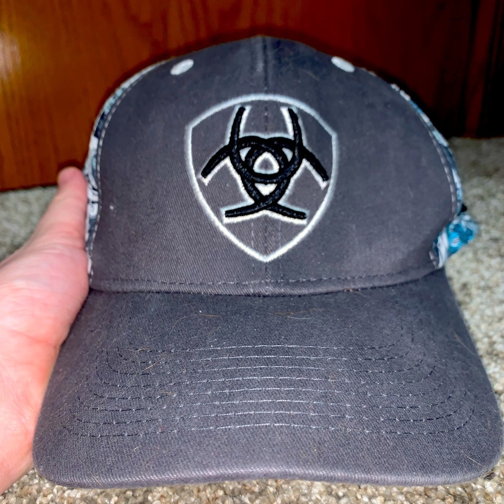 Ariat hat